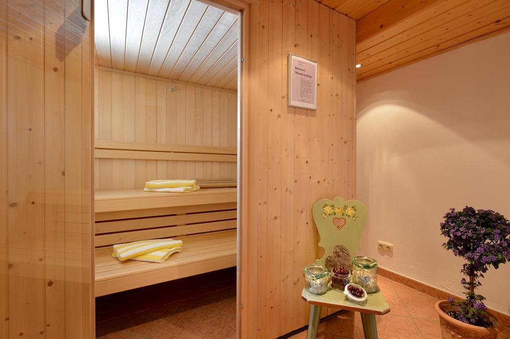 Hotel Theresia Garni Sankt Johann in Tirol Exterior foto