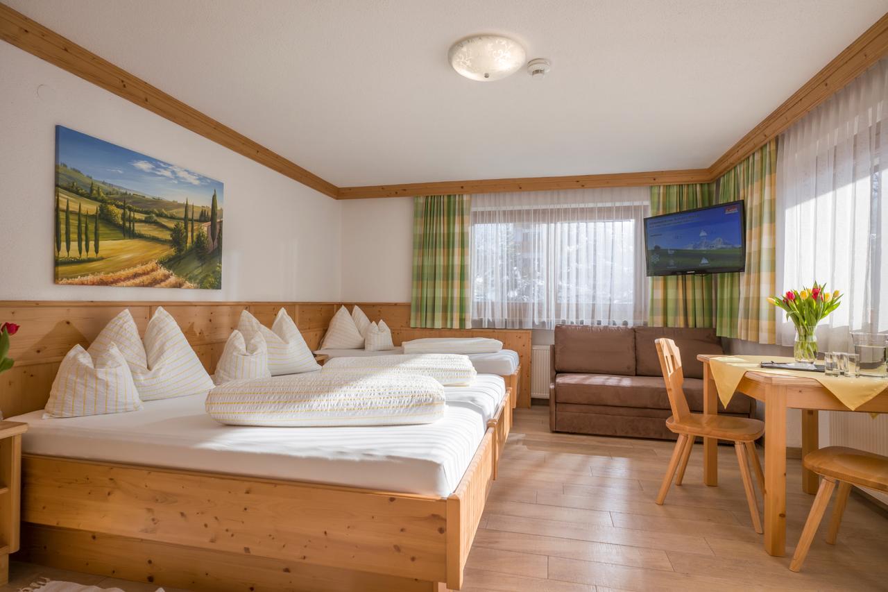Hotel Theresia Garni Sankt Johann in Tirol Exterior foto
